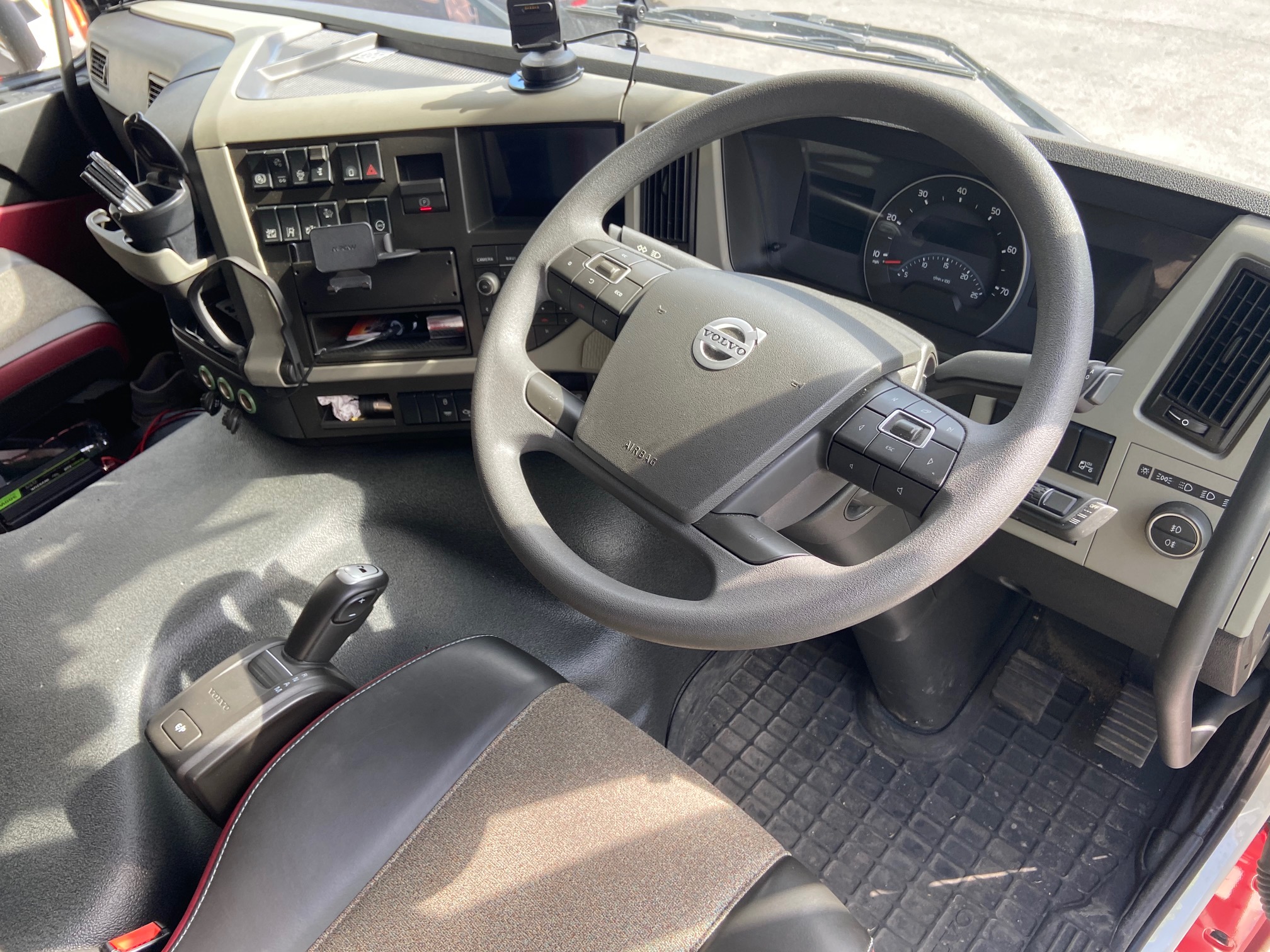 2019 ’69’ Volvo FM420 (Sleeper Cab) – 11 Car